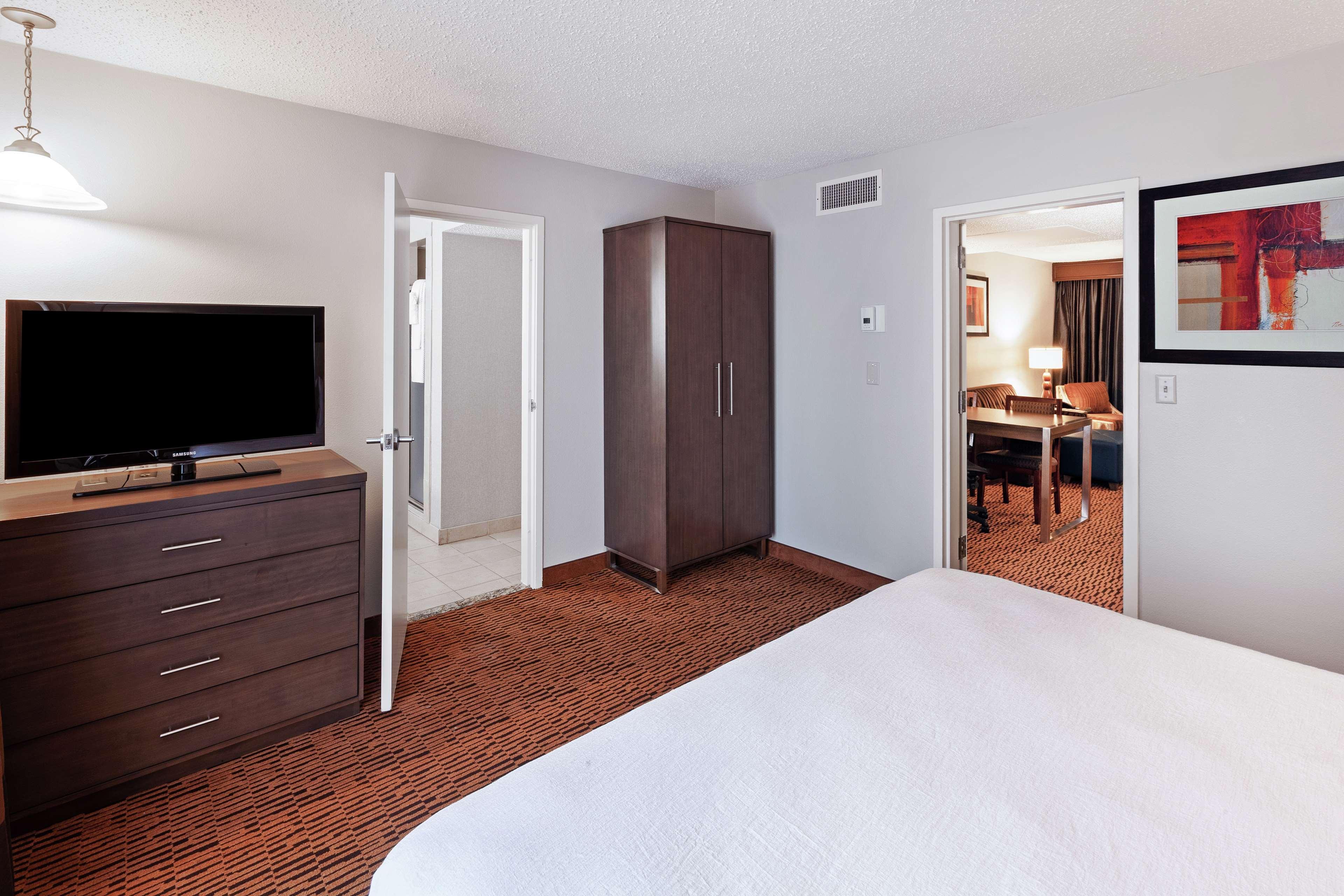 Embassy Suites By Hilton Dallas Market Center Dış mekan fotoğraf