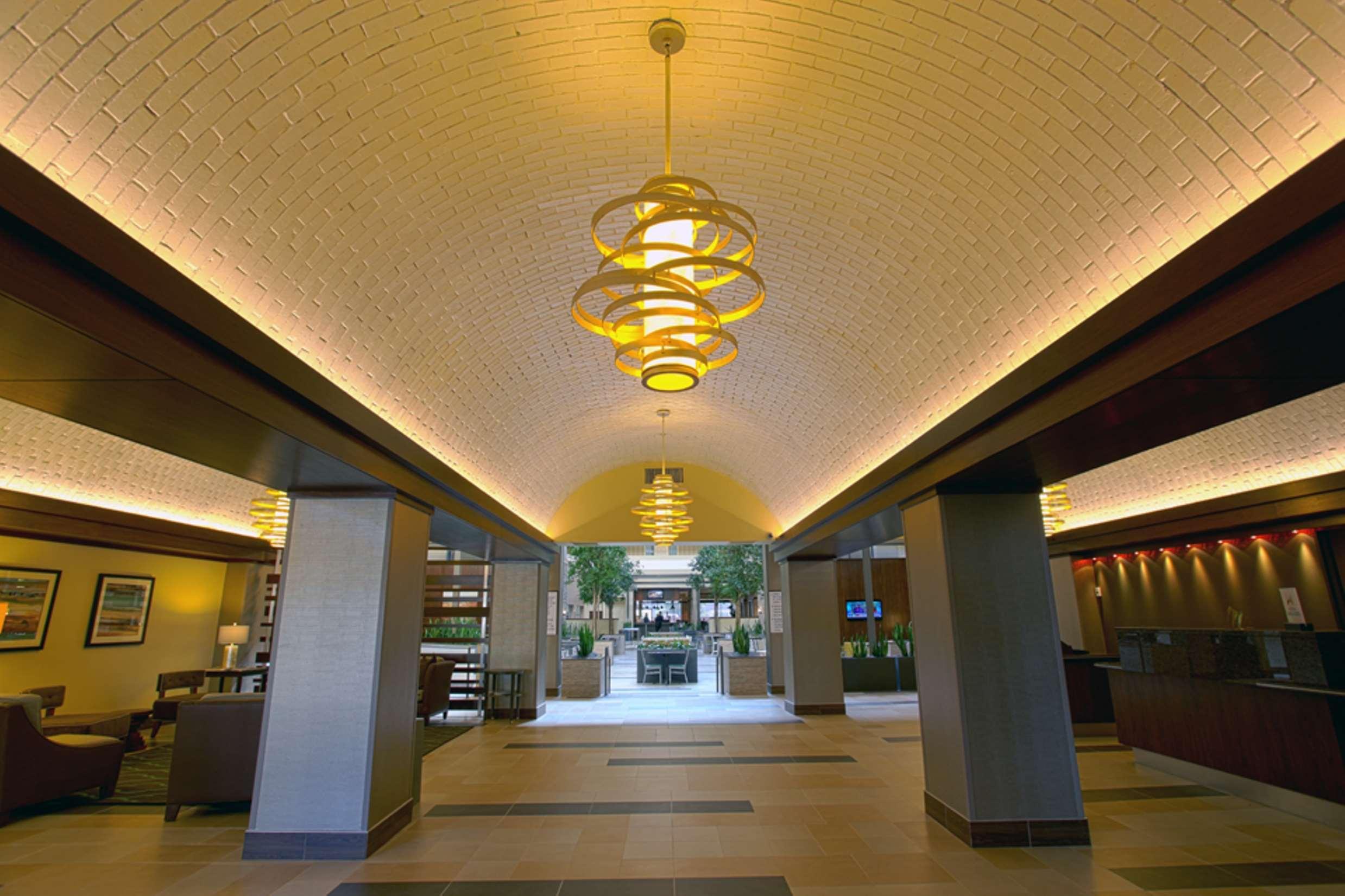 Embassy Suites By Hilton Dallas Market Center İç mekan fotoğraf