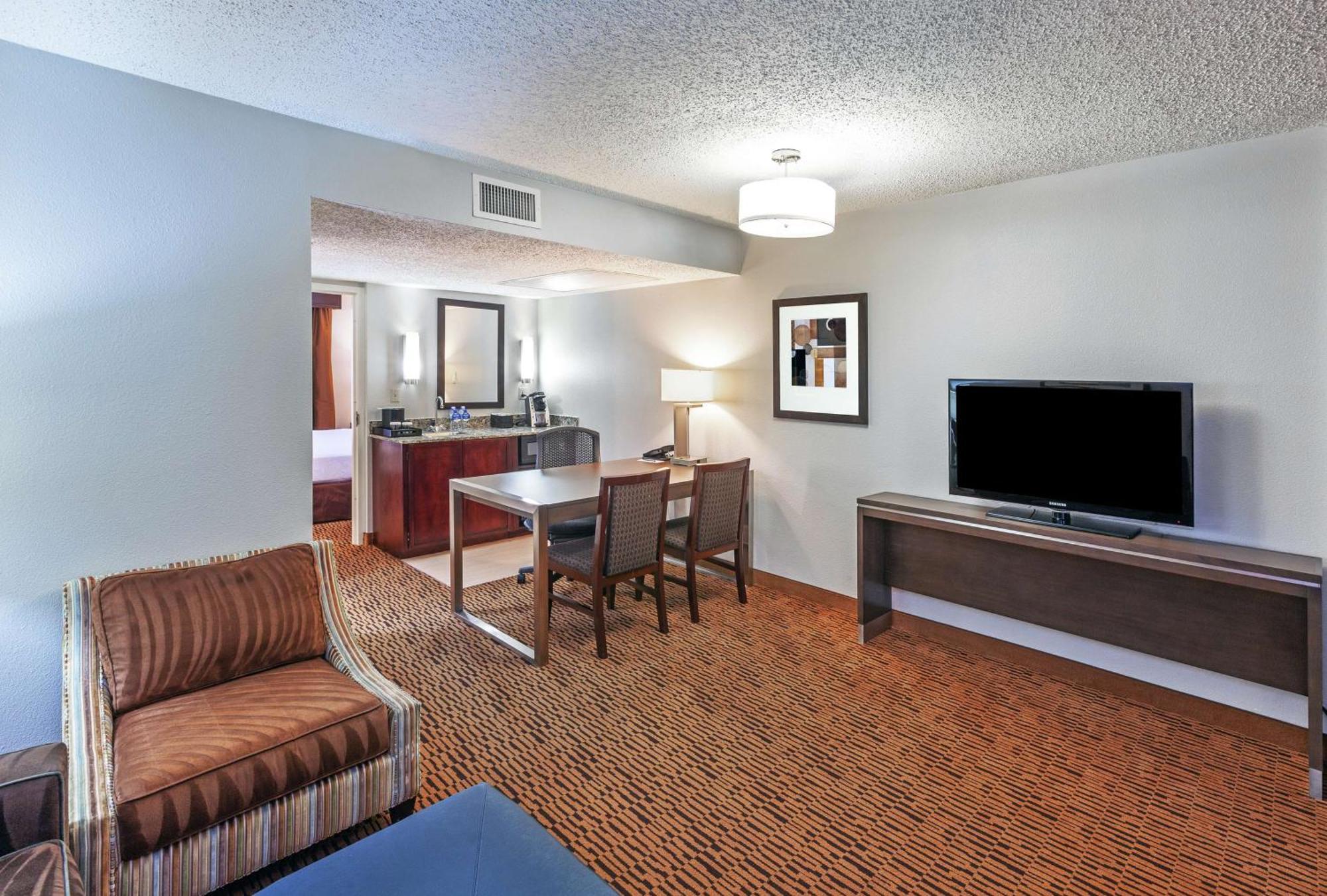 Embassy Suites By Hilton Dallas Market Center Dış mekan fotoğraf