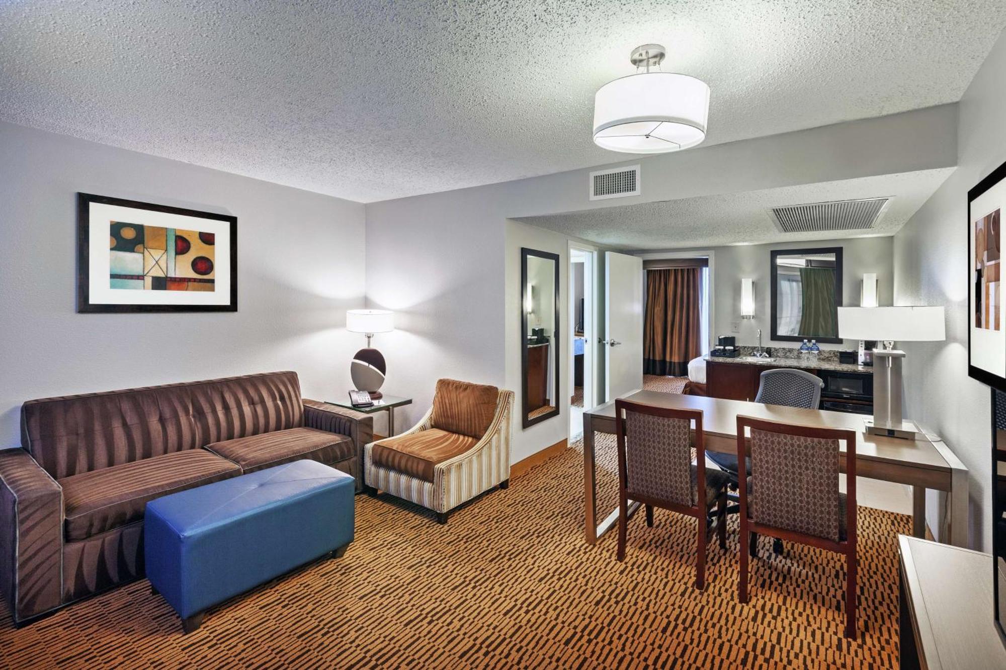 Embassy Suites By Hilton Dallas Market Center Dış mekan fotoğraf