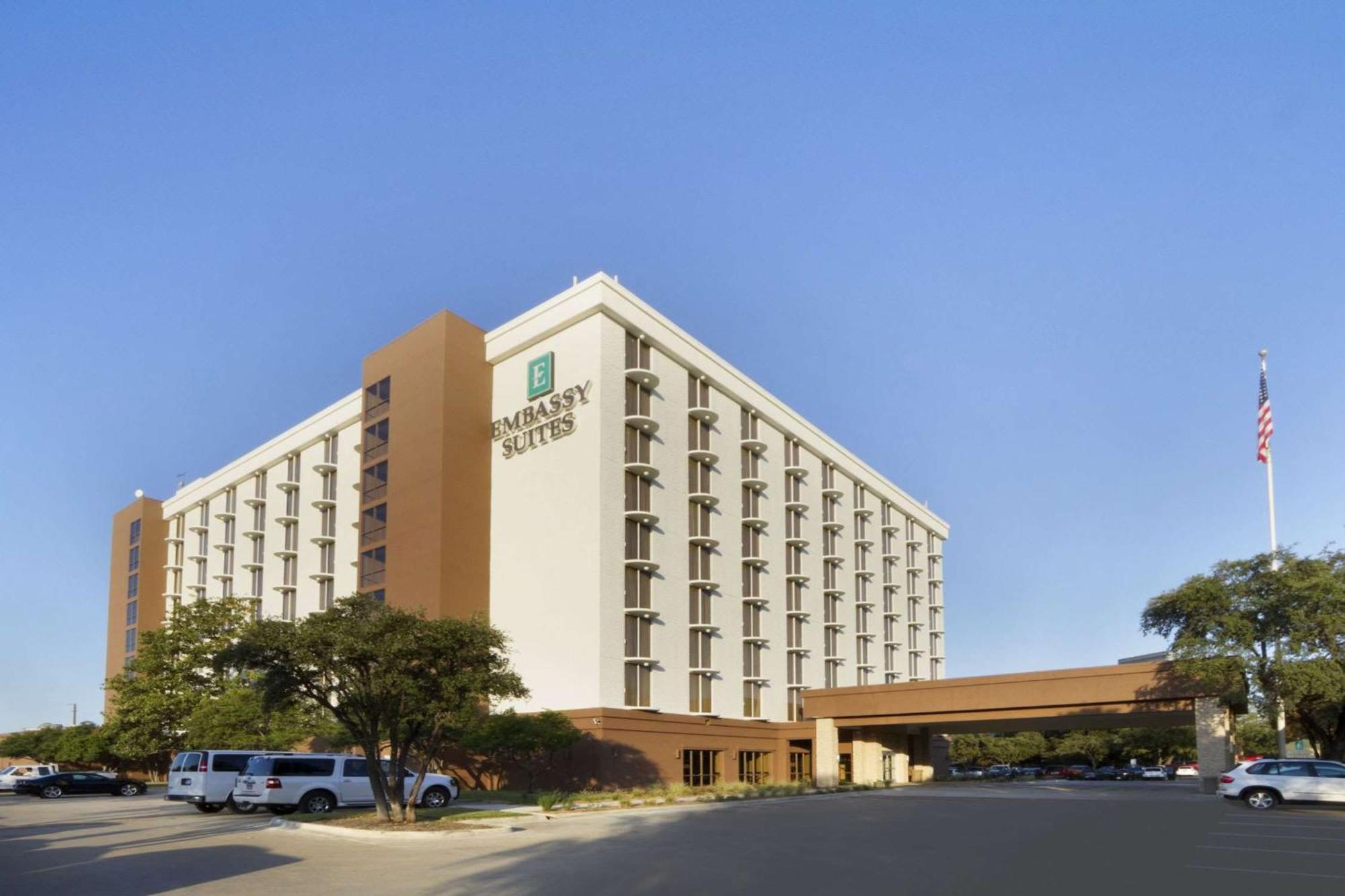 Embassy Suites By Hilton Dallas Market Center Dış mekan fotoğraf